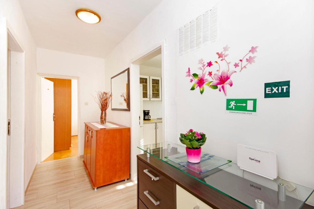 Apartment Danica Makarska Bagian luar foto